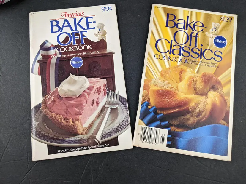 2 Pillsbury Bake-Off Classics Cookbook Winners 27 28 Years 1979 206 recipe Cook Book
