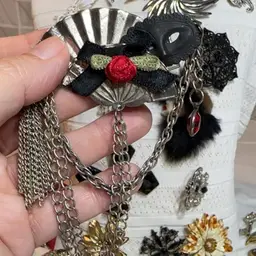 #02 - Auction Item Pictured