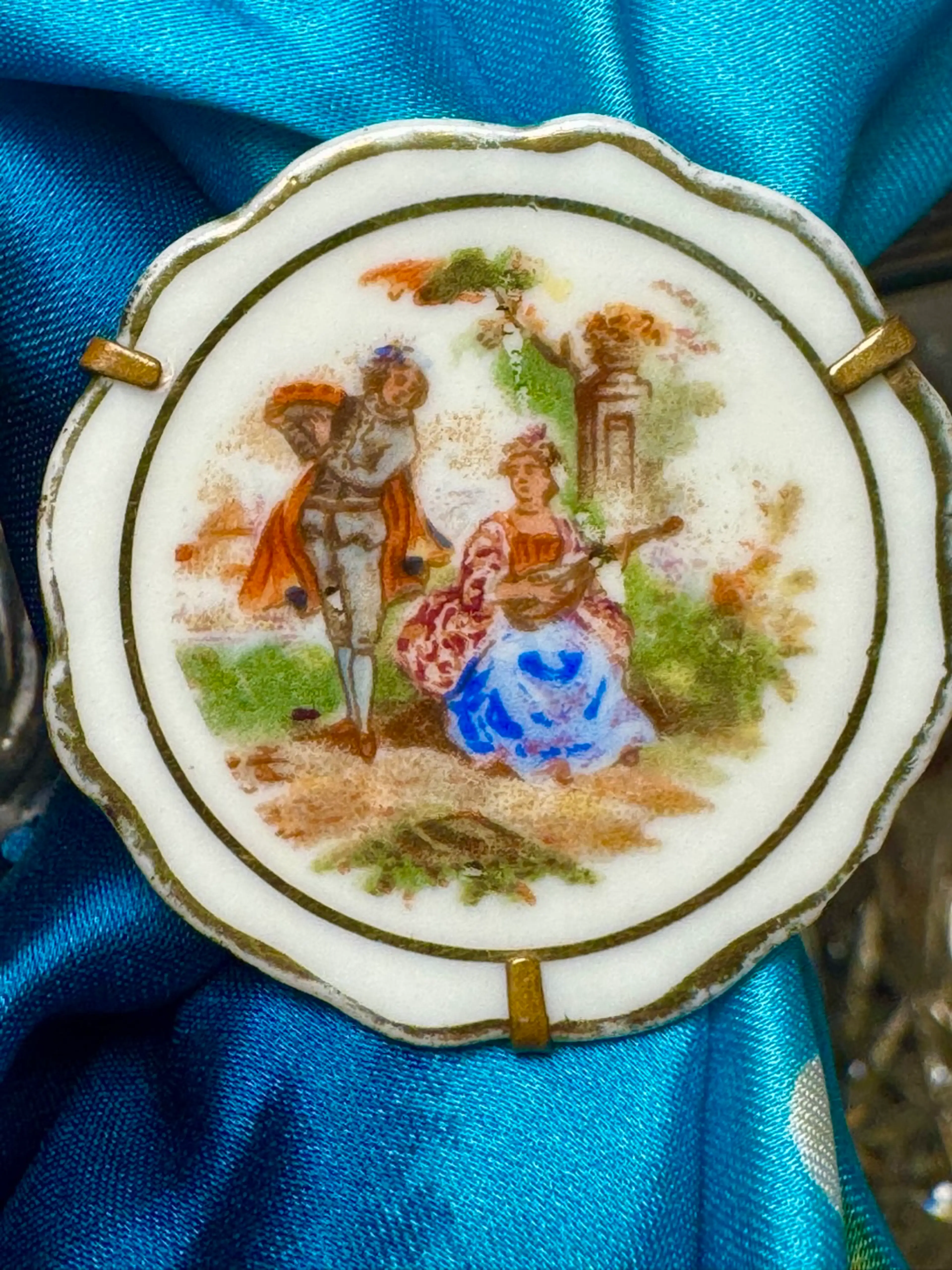 Image 3 of 6