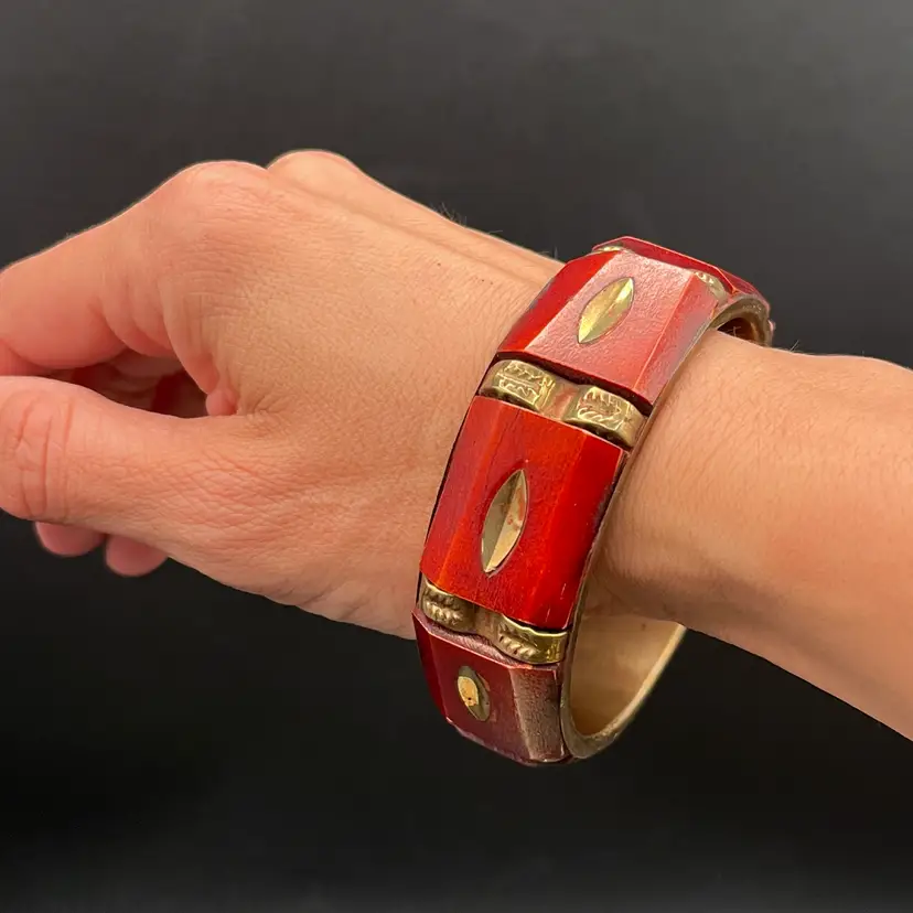 Indian Wide Brass Bangle w/Red Enamel Panels & Gold Tone Inlay Details 8β
