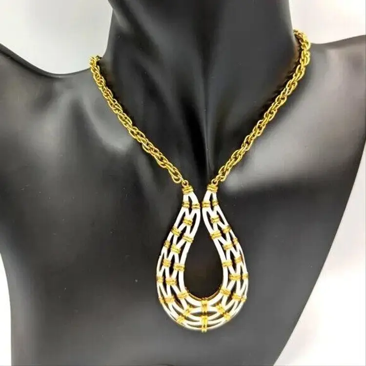 Crown Trifari Necklace White Enamel Gold Tone Teardrop Big Pendant 18" Vintage