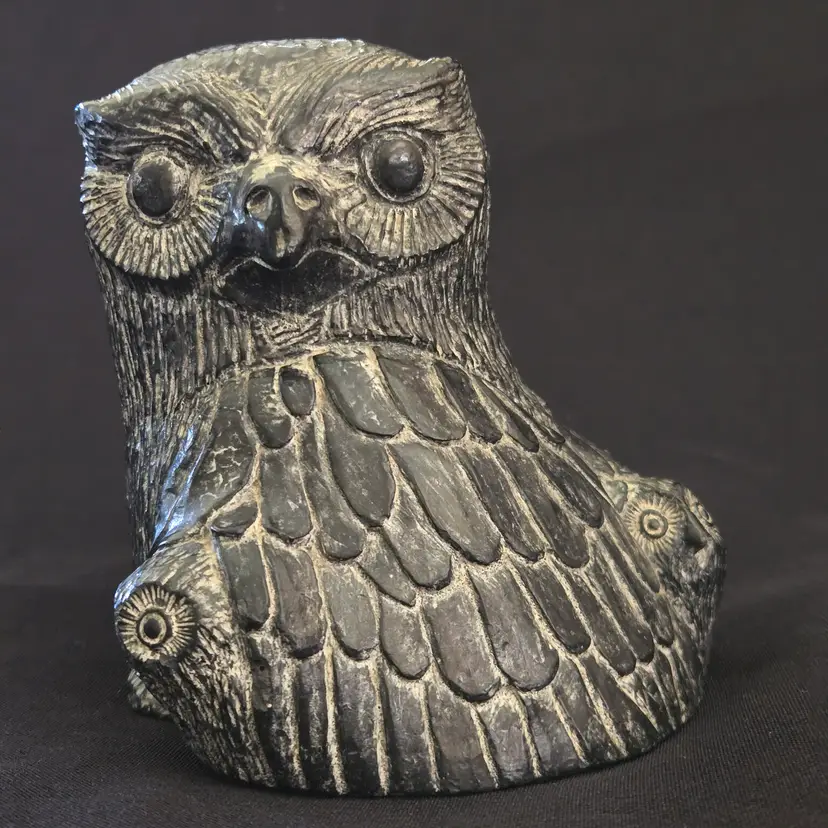 Soapstone Carved Owl The Wolf Sculptures & Babies Canada 4¼" W× 4” T with Chip