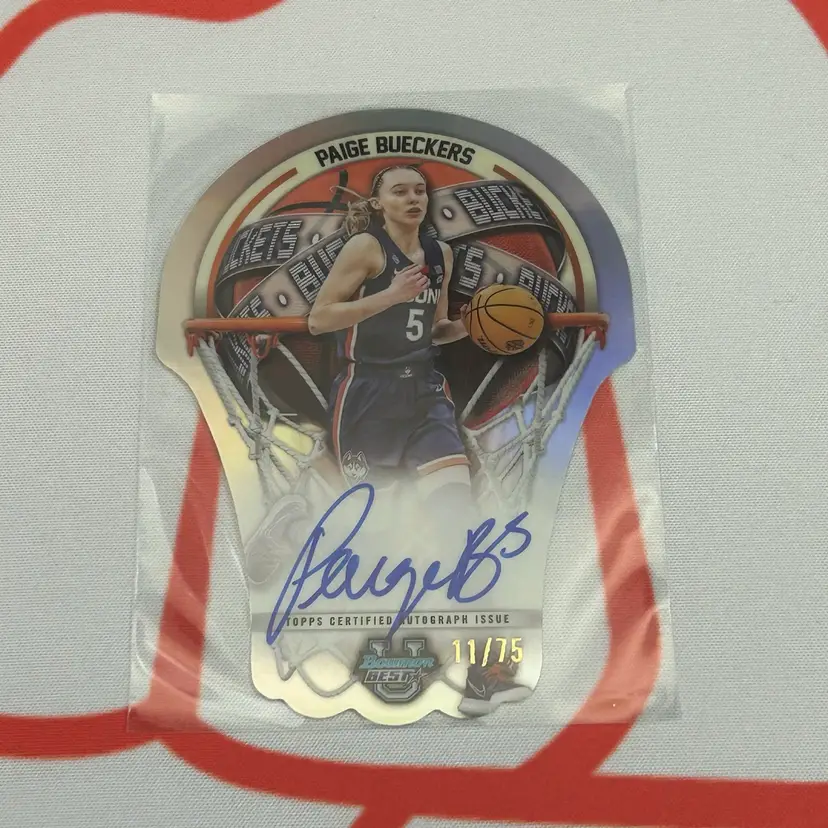 2023 Bowman’s Best Bowman U Buckets Die-cut Paige Bueckers Autograph 11/75