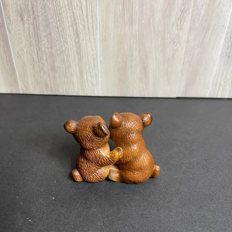 Inv. 6030 H. Knox Brown Bear Cubs