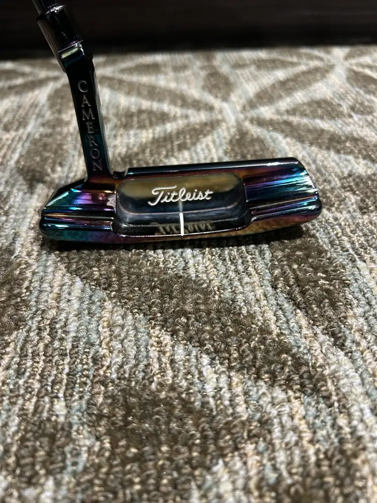 Scotty Cameron 2002 Christmas Edition Newport 2 Putter – Rare Collectible!