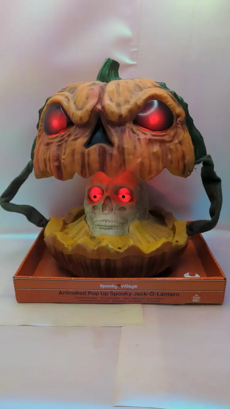 Halloween Animated Pumpkin Jack-o-Lantern Pop Up Skull Spooky Village Horror Sound New In box - Working