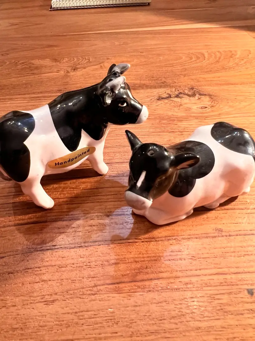 Holstein Cow Bull salt pepper shakers country dairy farm vintage w/ stoppers