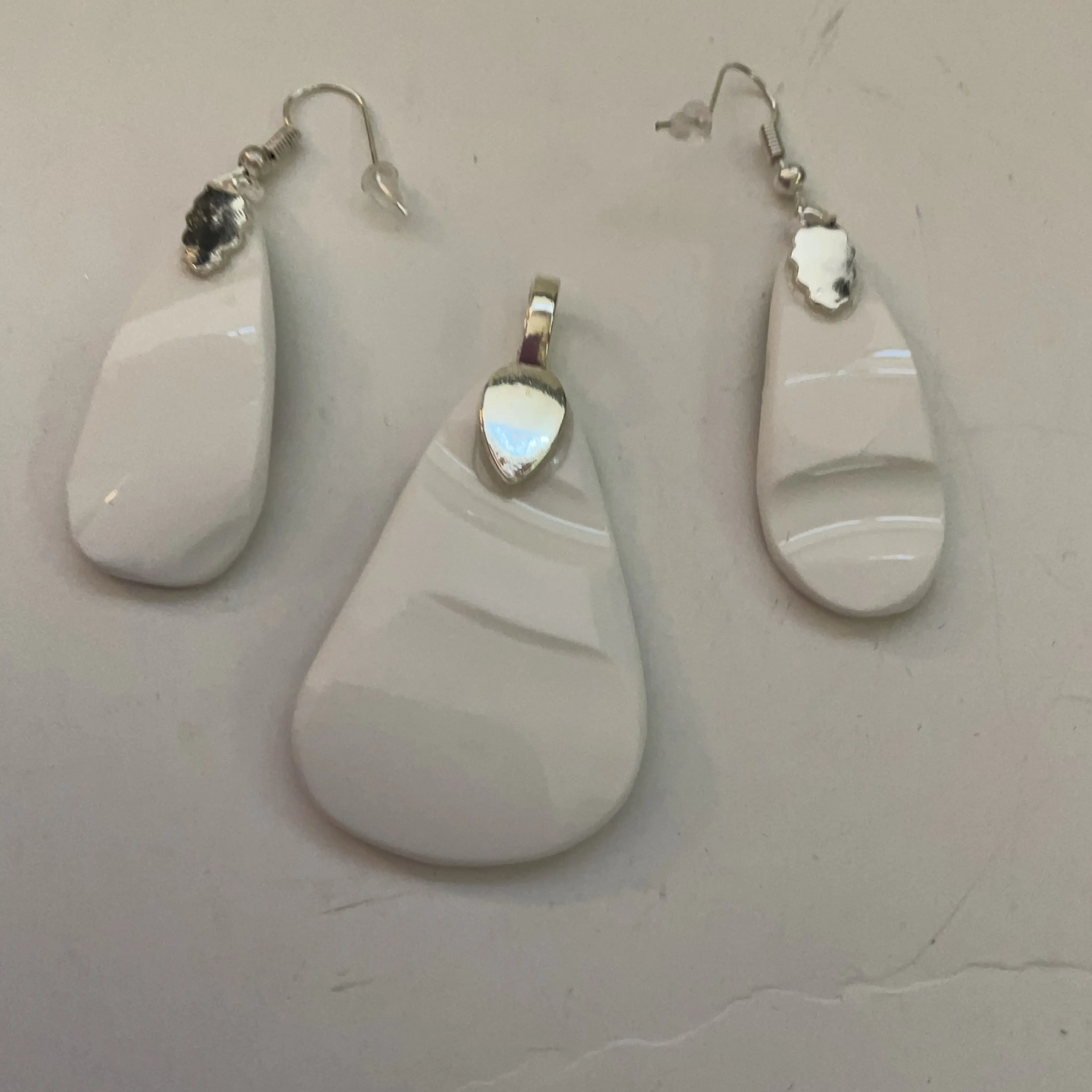 Image 2 of 2