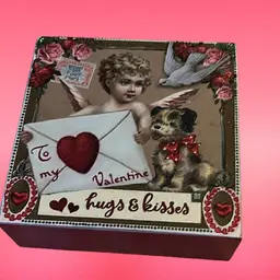 20. Vintage inspired to my Valentine hugs and kisses decor measures 5 inches tall by 5 inches wide.