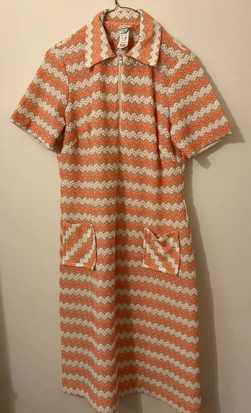 VTG White and Ornage Chevron Pattern Dress