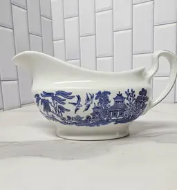 Gravy Boat by Churchill, Willow Blue (Georgian Shape) collection