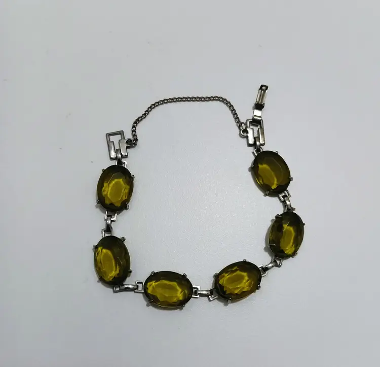 Czech Glass Bracelet w/Safety Chain