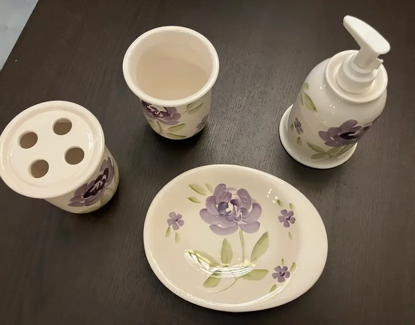 Wamsutta Purple Floral Bathroom Accessory Set Ceramic Laurel