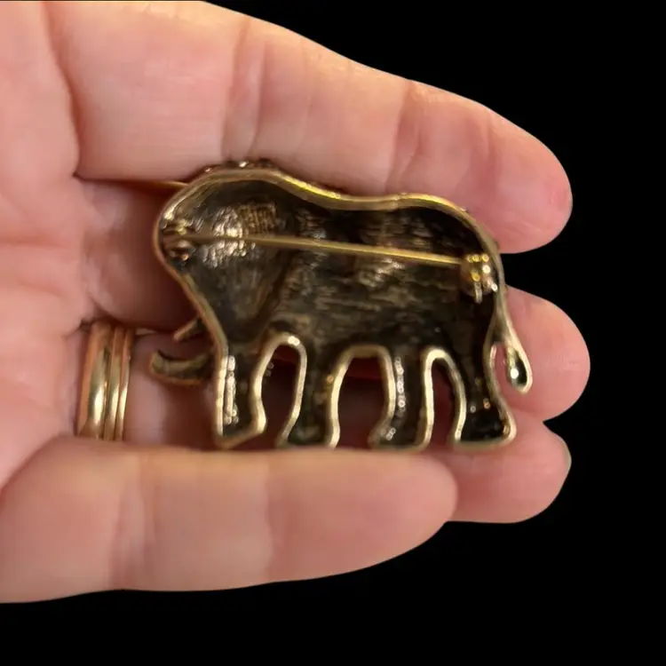 Beautiful Brown Glass Stones Elephant Pin Brooch New Trunk Up