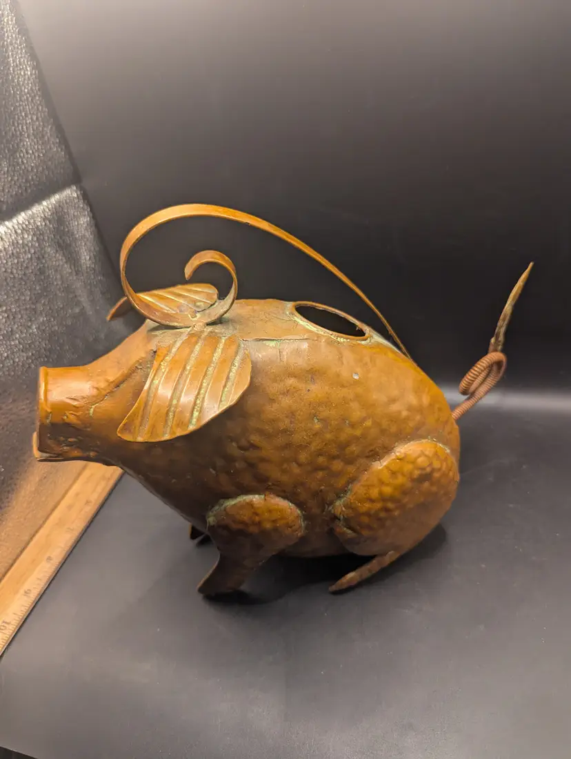 Smith & Hawkins Hammered Copper PIG WATERING CAN Rustic Country Farmhouse Decor.