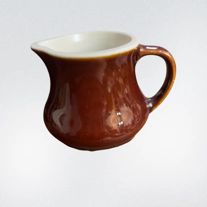 Small brown Creamer