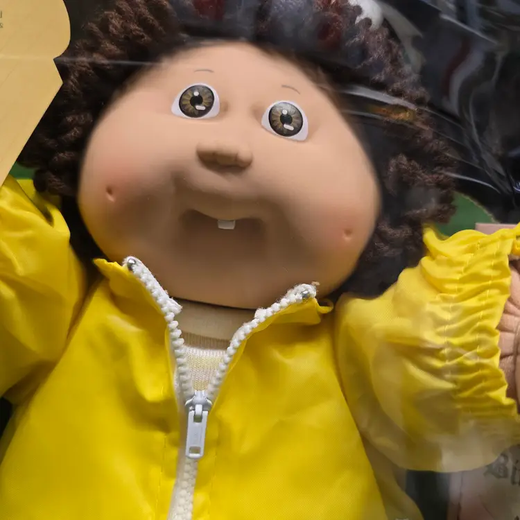 Sweet Vintage Cabbage Patch Kid Doll in box