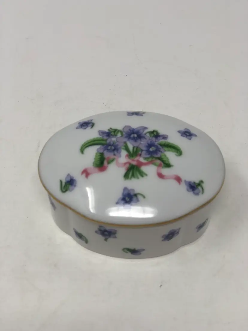 Lenox Collector's Society Violet Bouquet Trinket Box