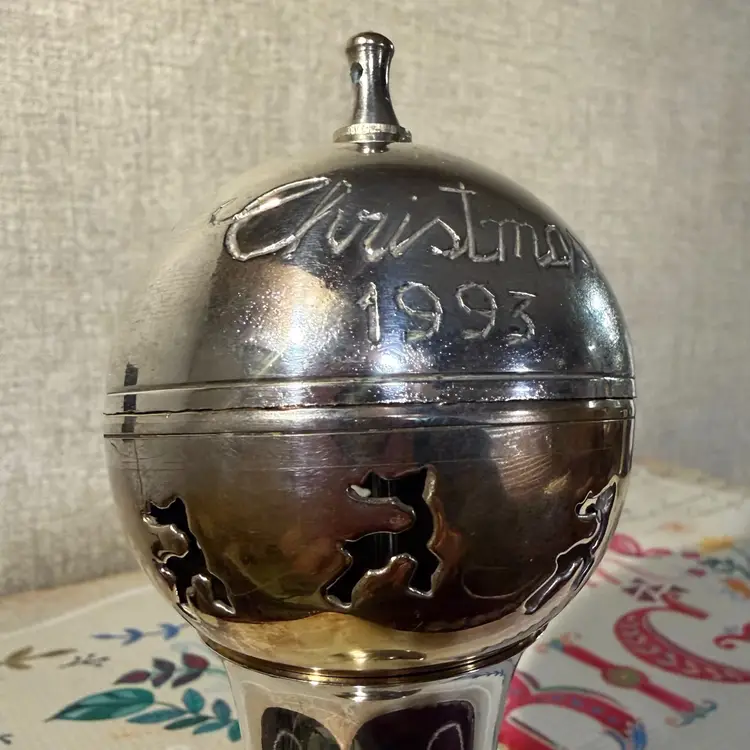 #01 ~ 3” 1993 Silver Tone Christmas Ornament ~ It Opens! No Damage