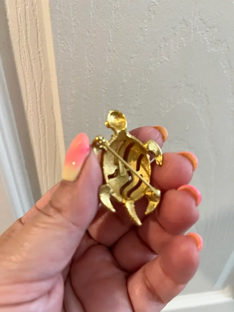 Trifari Sea Turtle Gold Tone Brooch Pin Signed