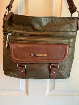 Stone Mountain Olive/Brown
Oxbow Leather Shoulder
Handbag