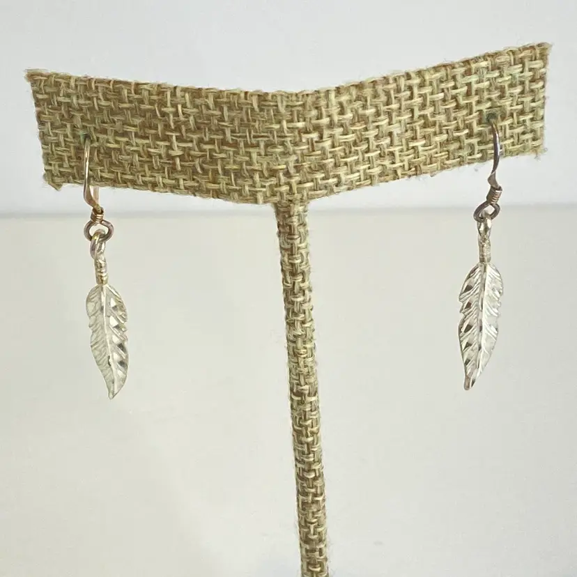 Vintage Signed Sterling (M) Silver Etched Feather Dangle Lightweight Earrings