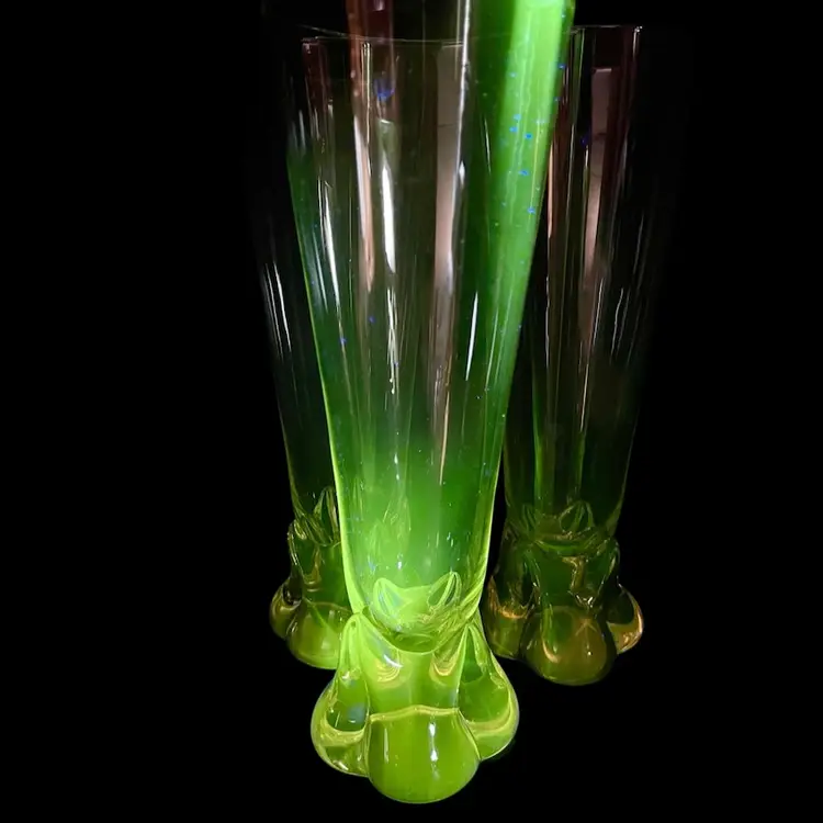 Set of 3 Pilsner Beer Glasses Heavy Amber Bottoms UV Glow READ