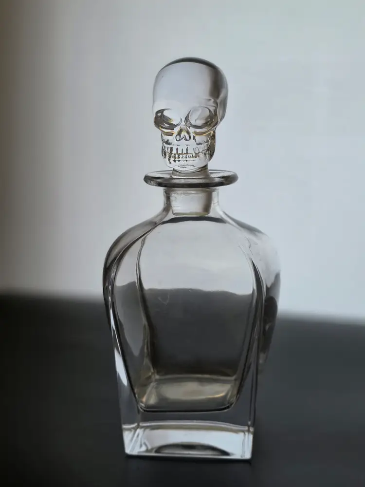 Skull crystal decanter