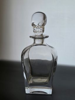 Skull crystal decanter