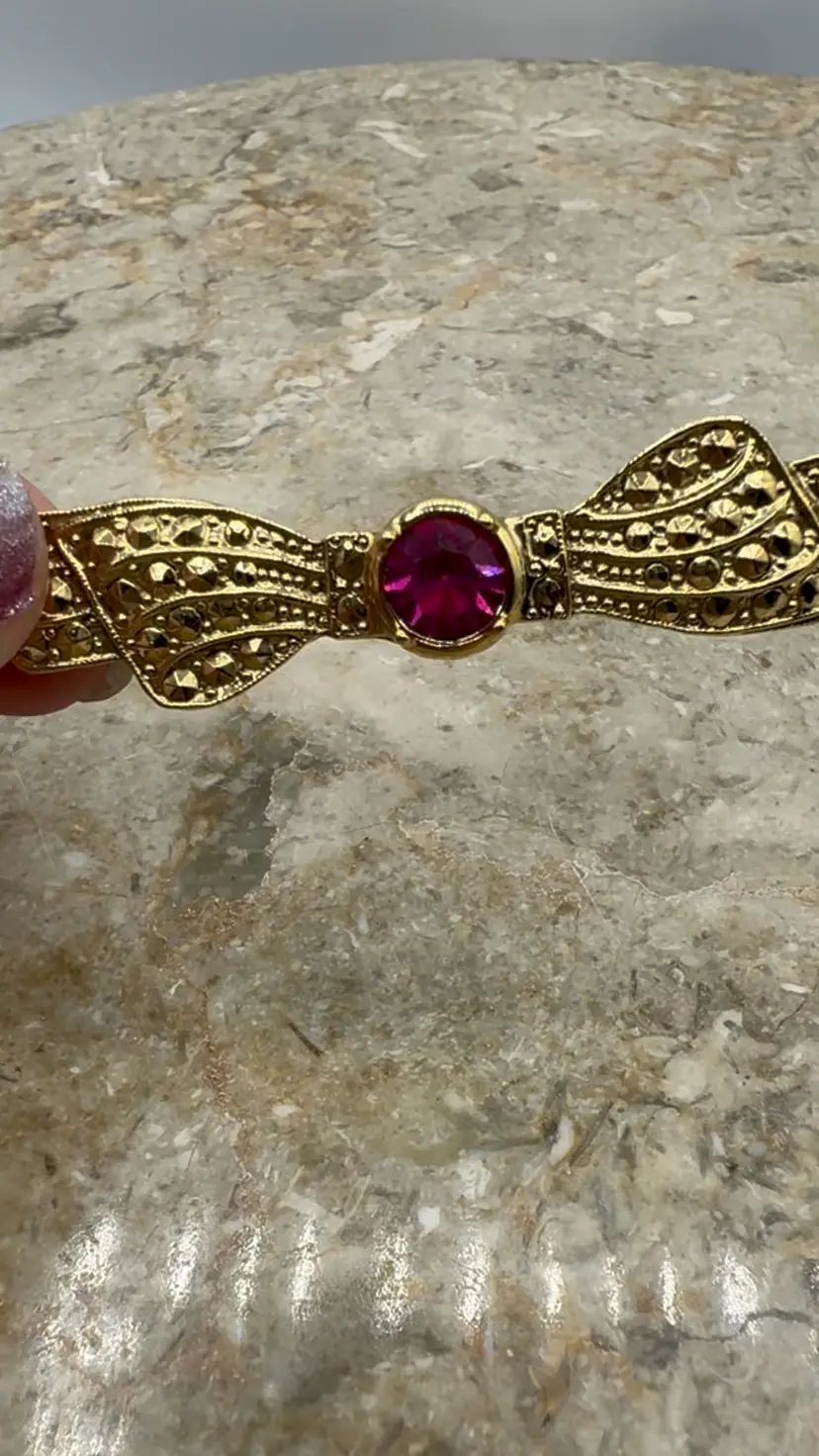 Vintage 1928 Gold Tone Bar Brooch Fuchsia Pink Rhinestone With Gold Tone Rhinestones