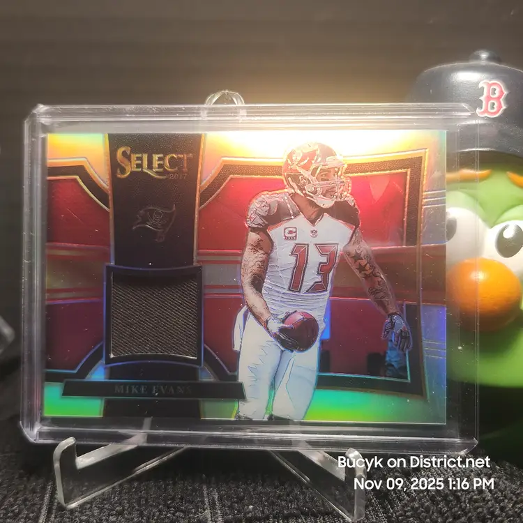 2017 Panini Select Relic - Mike Evans Tampa Bay Buccaneers 186/199