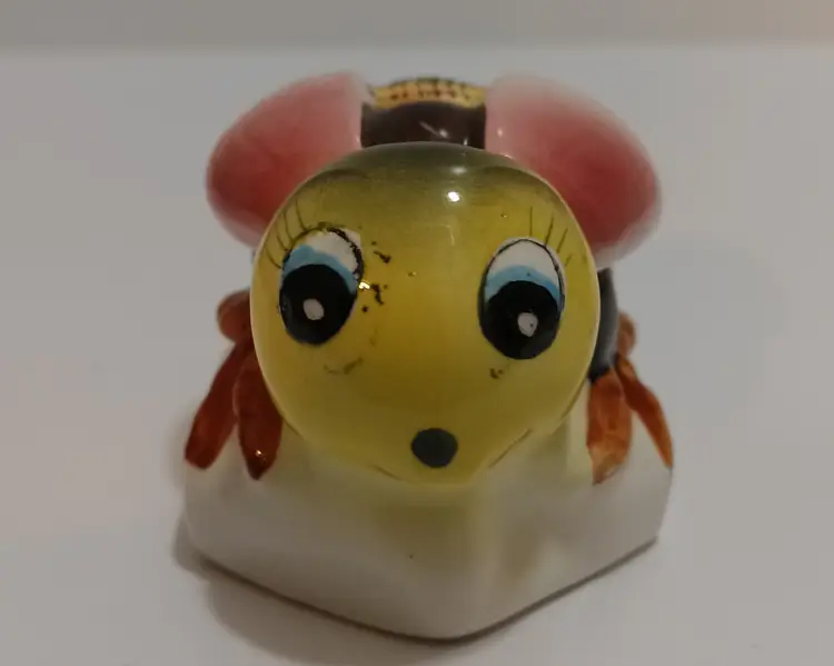 Adorable Anthropomorphic Honey Bee Dish w/Spoon