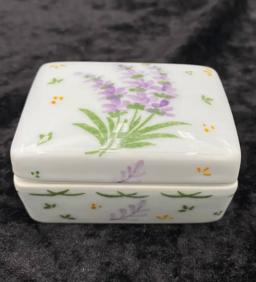Vtg. Andrea by Sadek Small Lidded Porcelain Box, Lavender/Purple Lupine Flowers