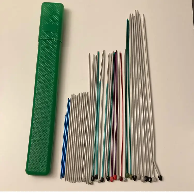 Set Of 38 Vintage Knitting Needles - Assorted Sizes Plus Storage Case