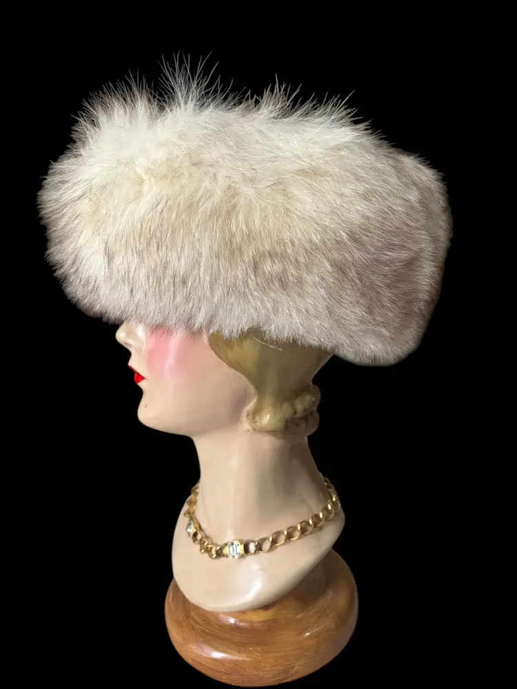 Amazing Vintage 90’s Blue Fox Hat