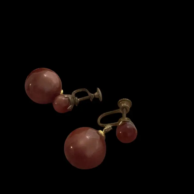 Vintage Brown  Lucite Cats Eye. Screw Back Dangles. Very Beautiful!!!