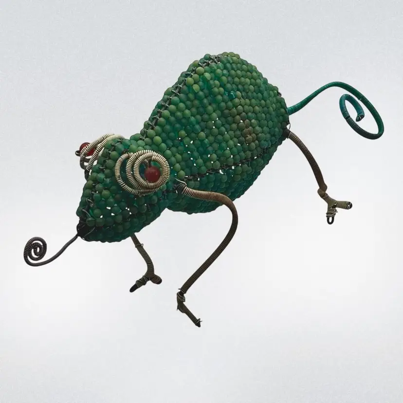 Beaded Metal & Wire Chameleon Green 15” (*read)