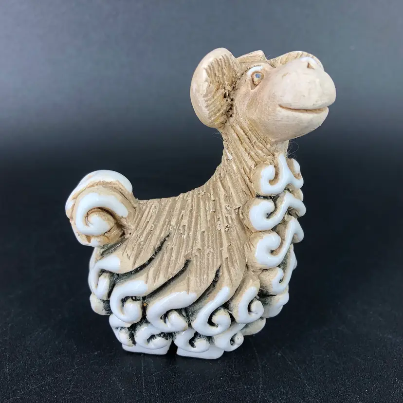 Artesania Rinconada Baby Llama Figurine