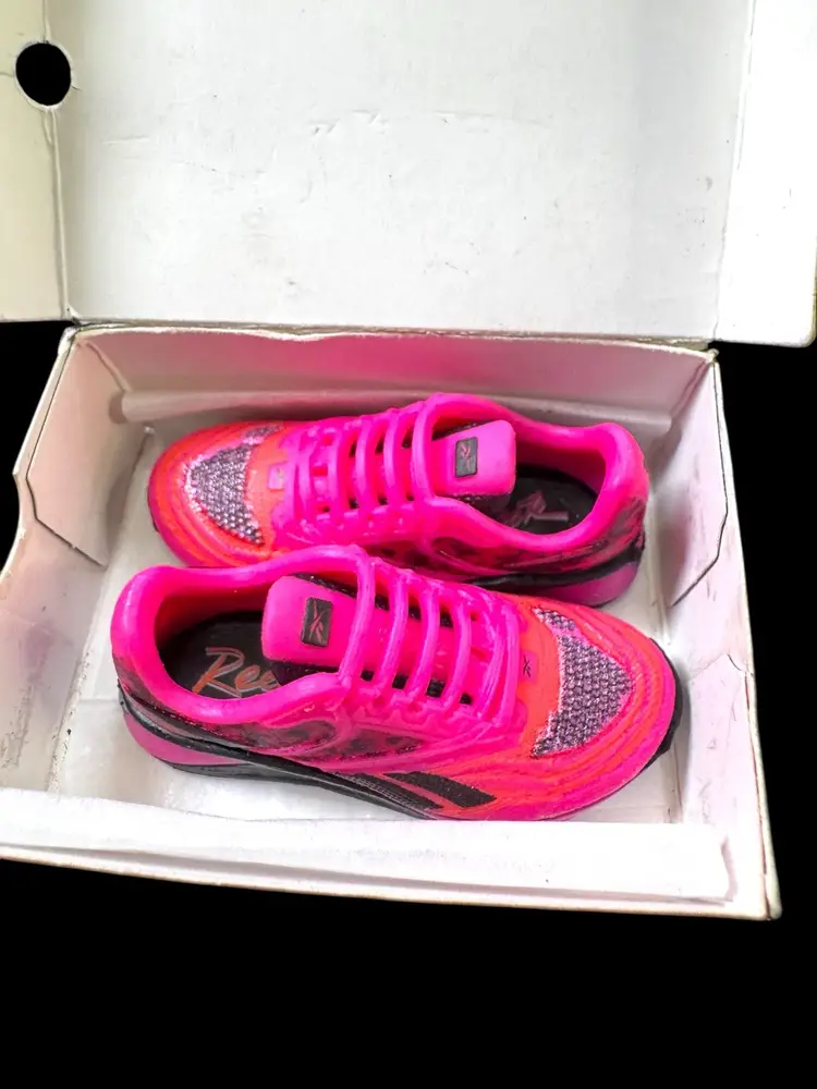 Zuru Mini Brands SNEAKERS Reebok - Pink and Black Shoes