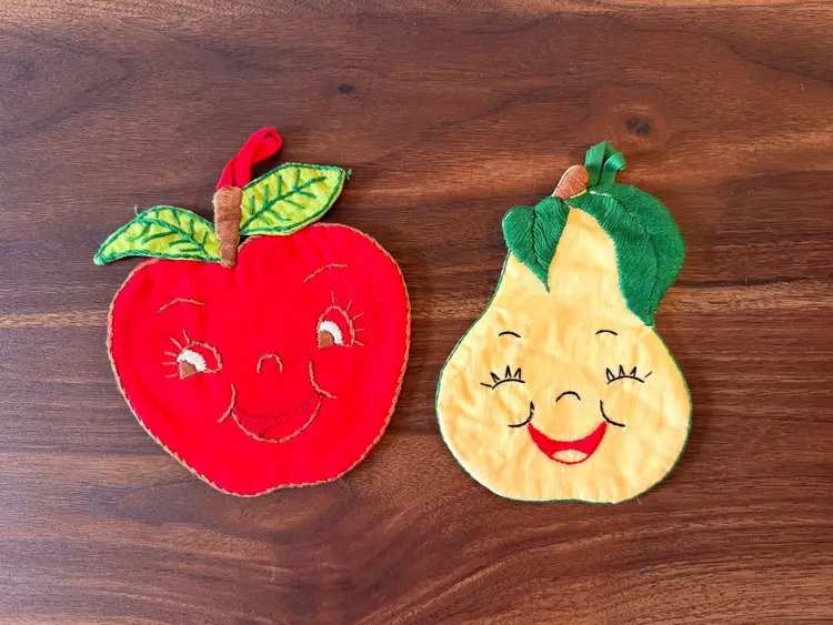 Vintage Handmade Apple & Pear Embroidered Pot Holders – 1950s Kitchen Decor