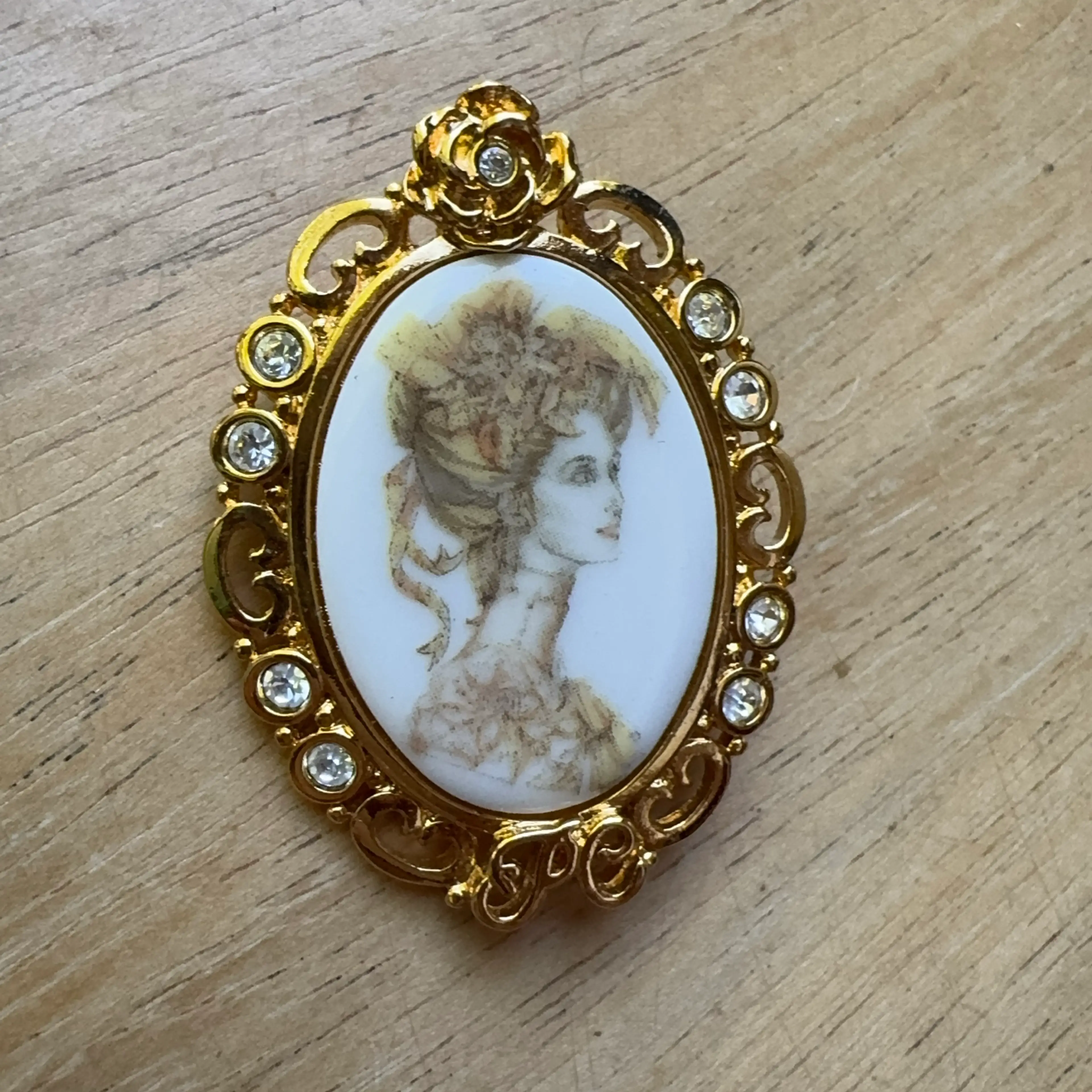 Image 1 of 4