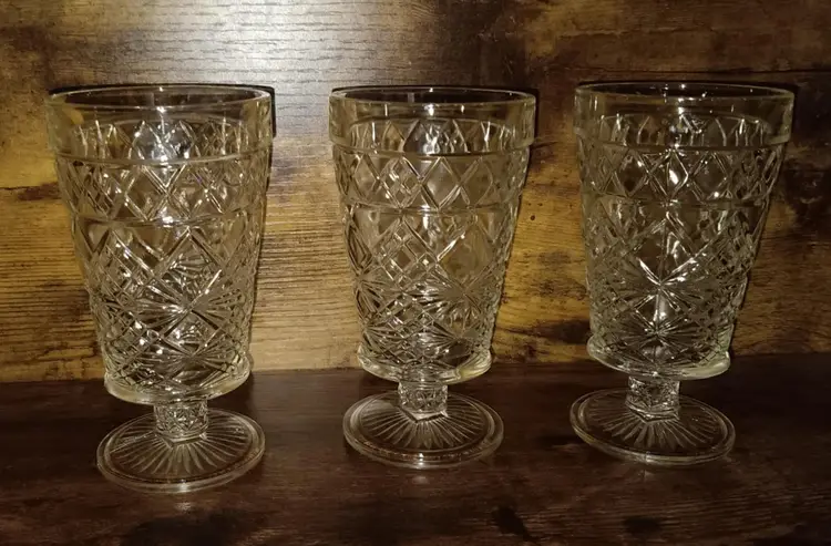 Vintage Hazel Atlas set of 3 Tea Glasses on Pedestals
