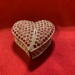 08. Metal & Stoned 2 Piece Heart Trinket Box
