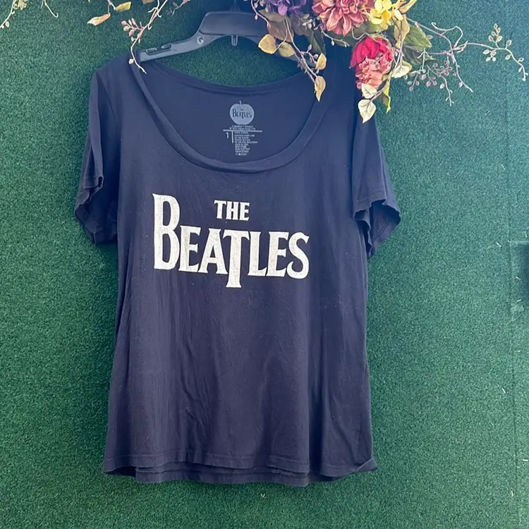 Vintage Style Beatles Scoop Neck Black T-Shirt 2012 