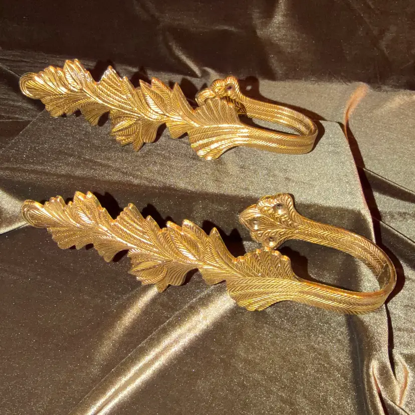 2 PC Vintage Brass Curtain Tiebacks Holdbacks Leaf Floral