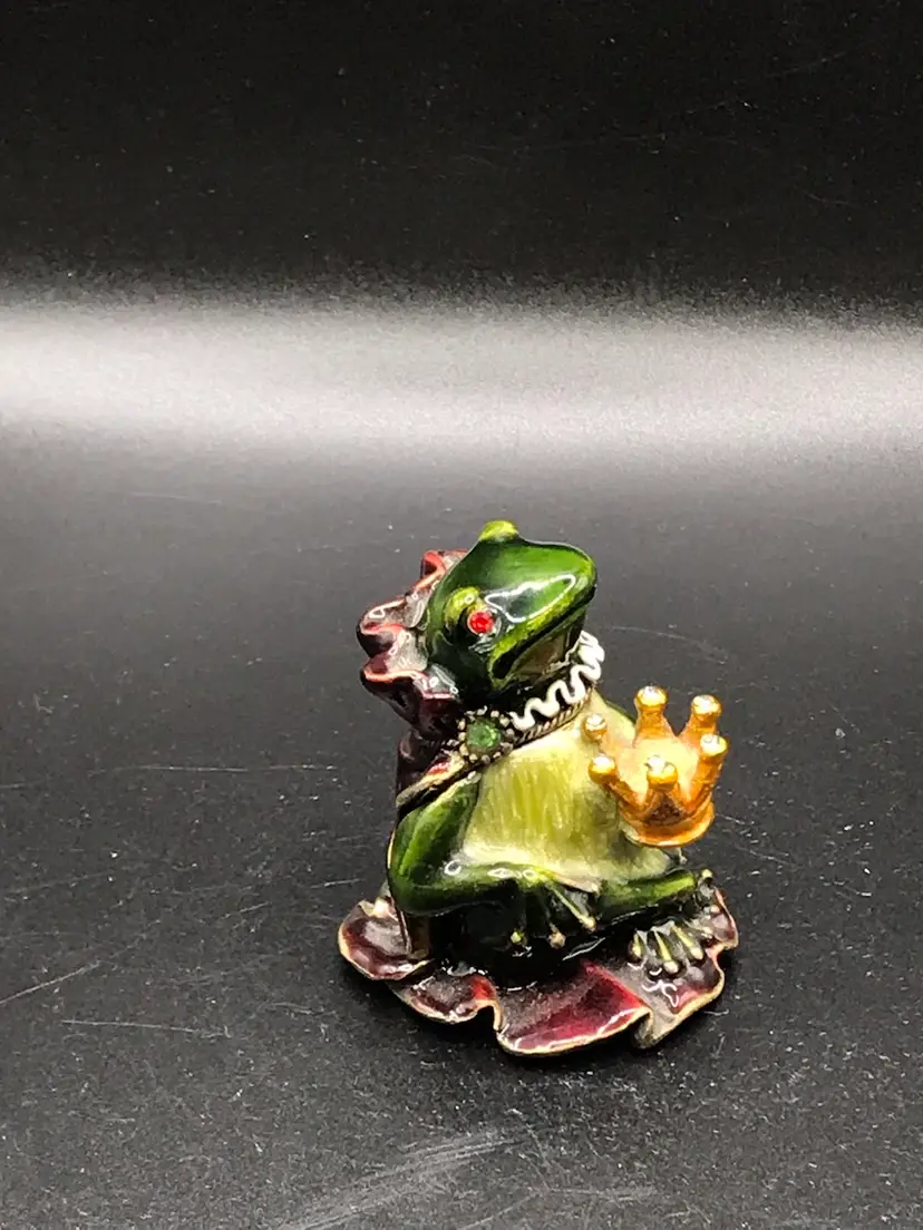 Vintage Royal Frog Prince holds Crown Jeweled Enamel Hinged Trinket Box 👑🐸