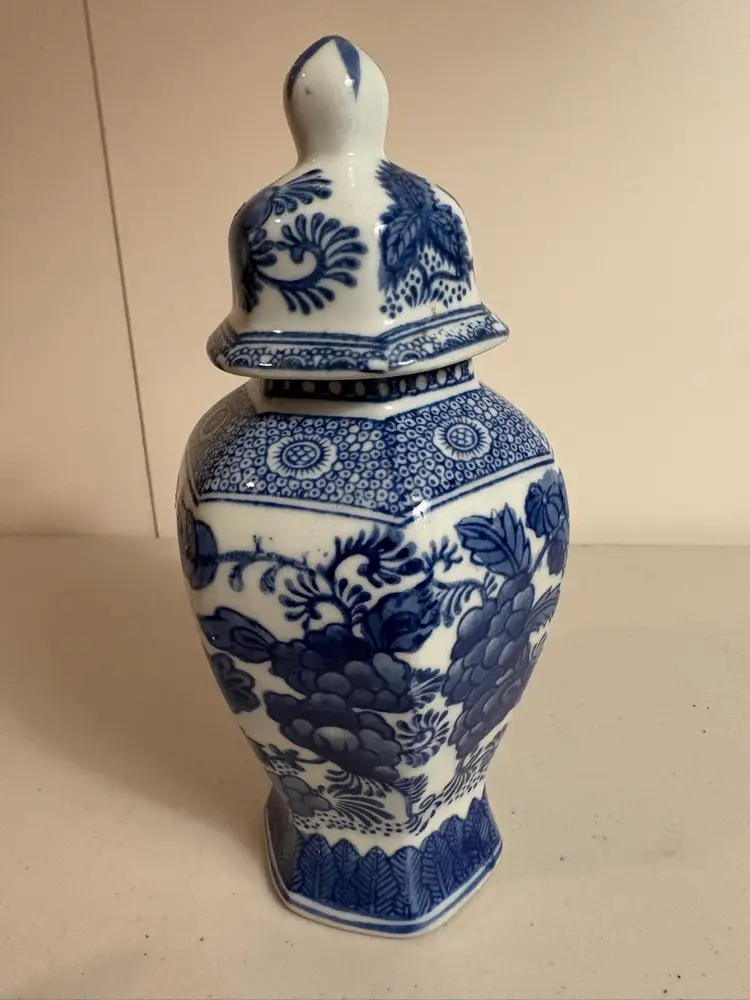 Chinese Floral Blue and White Jar with Lid 8 ''