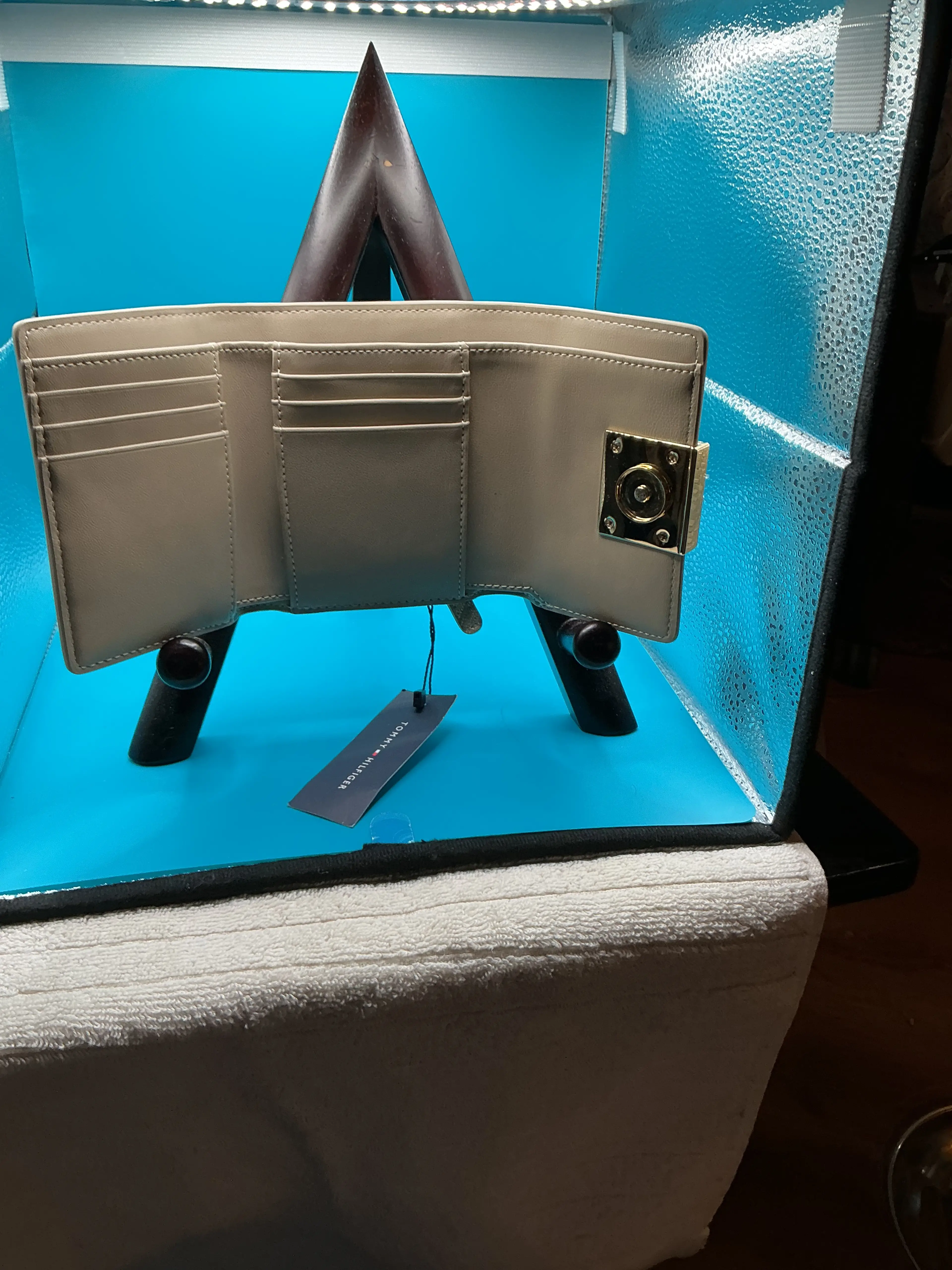 Image 2 of 3