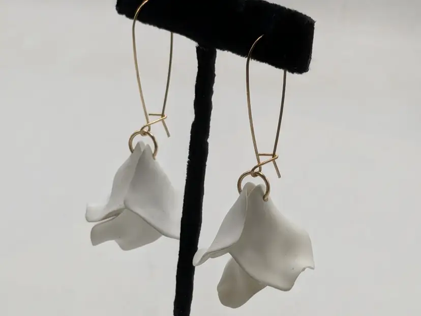 Gold Tone White Petal Floral Drop Pierced Earrings