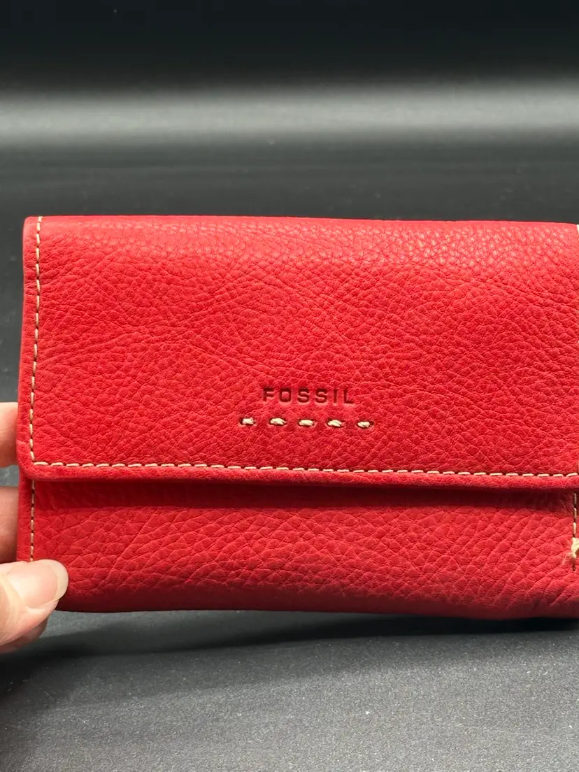 Fossil Red Pebbled Leather Tri-Fold Wallet
